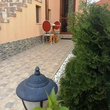 Yanina Βάρνα